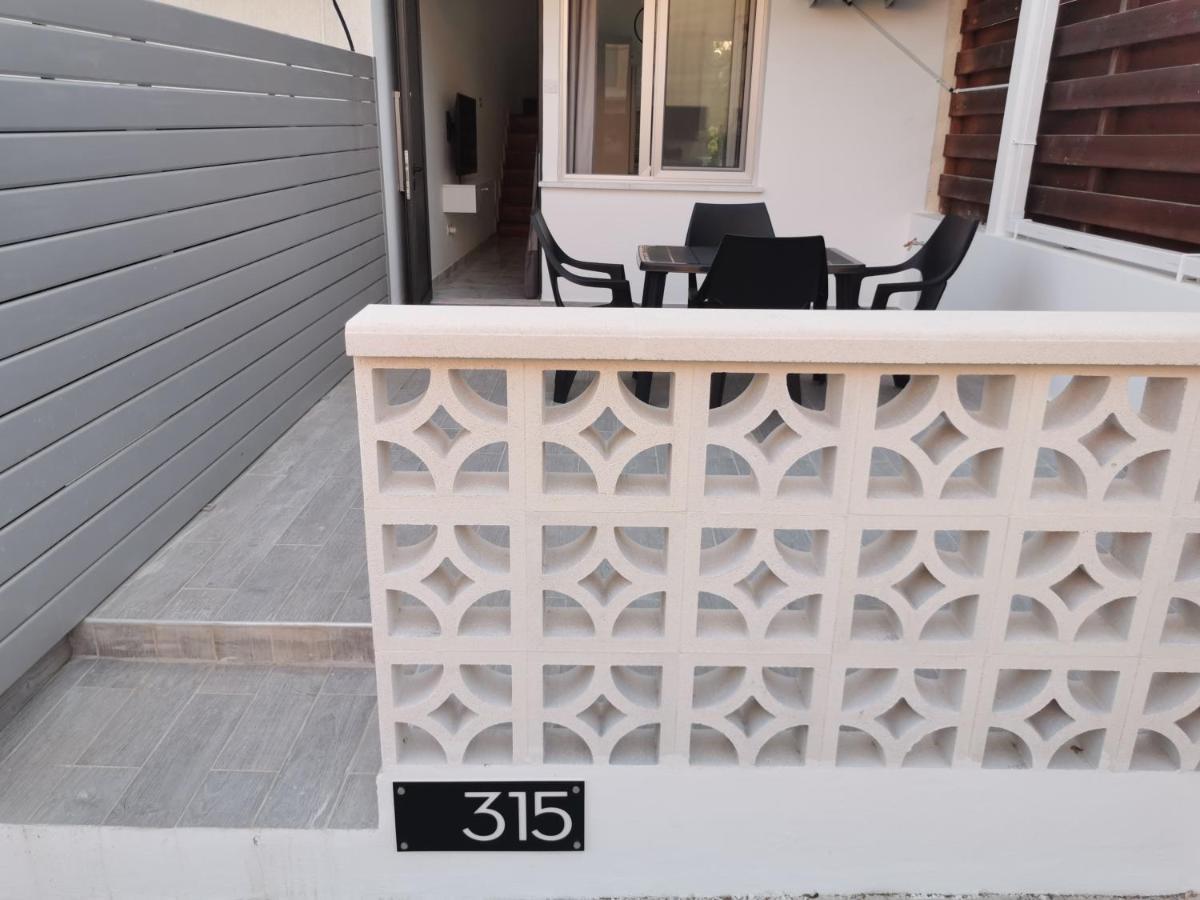 Eros Maisonette In Latchi Area Just 700 Meters Or One-Minute Drive From Polis Municipal Beach Esterno foto